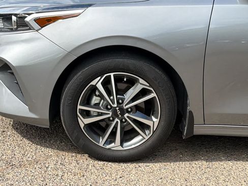 Used 2023 Kia Forte LXS FWD image 9