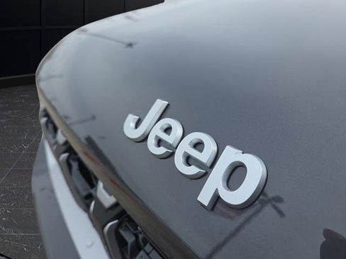 New 2026 Jeep Grand Cherokee Limited image 43