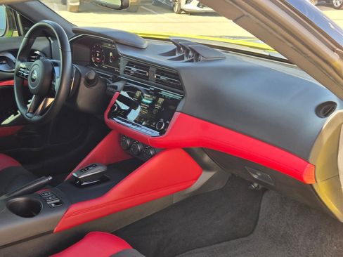 Used 2024 Nissan Z Performance w/ Floor Mat Package image 25