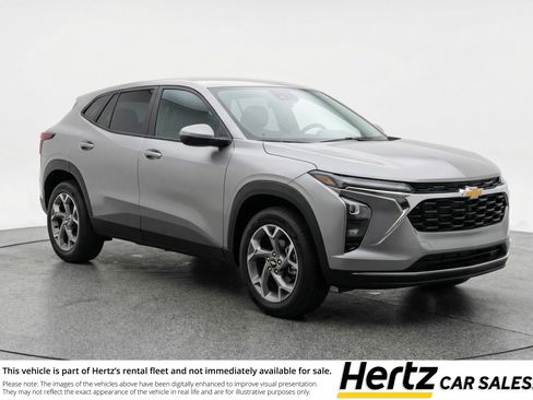 Used 2025 Chevrolet Trax LT FWD image 1