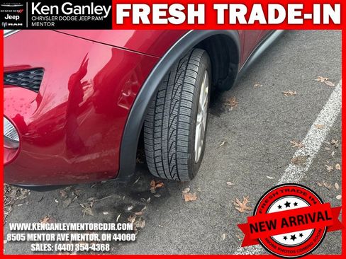 Used 2011 Nissan Juke SV image 5