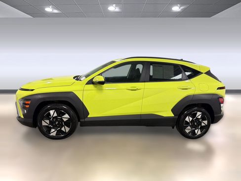 Used 2025 Hyundai Kona SEL FWD image 2