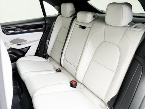 New 2026 Porsche Macan 4S Electric image 24