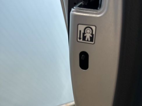 Used 2022 Toyota Corolla L image 23