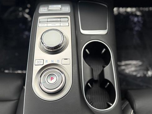 Used 2024 Genesis GV70 2.5T w/ Advanced Package image 29