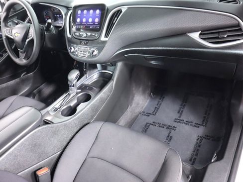 Used 2022 Chevrolet Malibu LT FWD image 38
