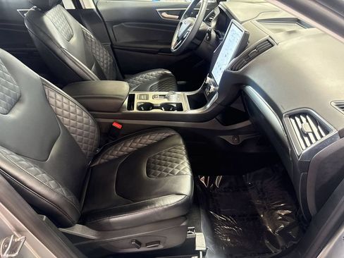 Used 2024 Ford Edge Titanium w/ Equipment Group 301A AWD/4WD image 32