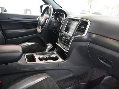 Used 2018 Jeep Grand Cherokee Altitude AWD/4WD image 14