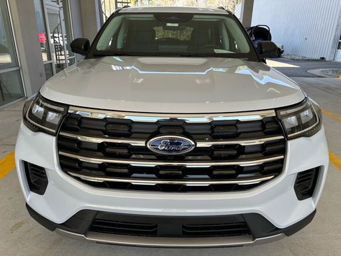 New 2026 Ford Explorer Active image 7