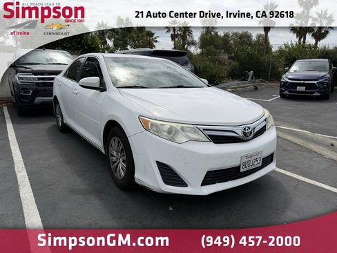 Used 2014 Toyota Camry LE image 1
