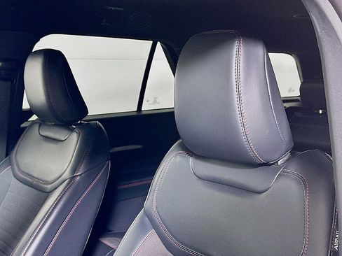 Used 2025 Ford Explorer ST-Line w/ ST-Line Street Pack image 20