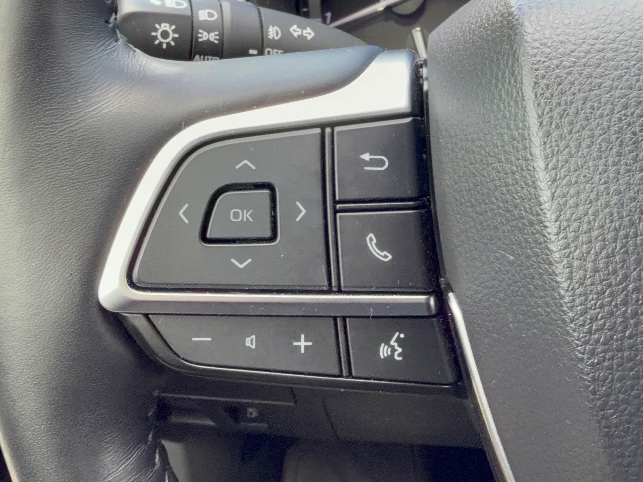 Certified 2021 Toyota Highlander Platinum FWD image 18