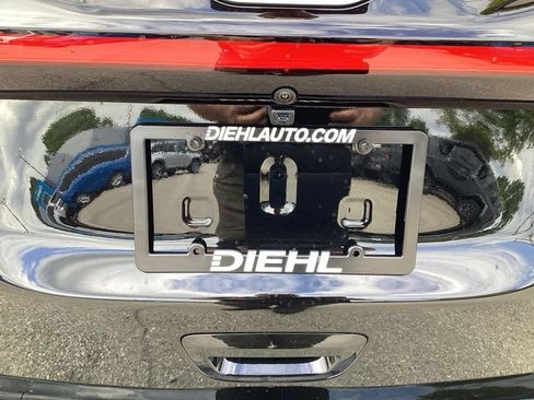 New 2027 Chrysler Pacifica Select FWD image 10