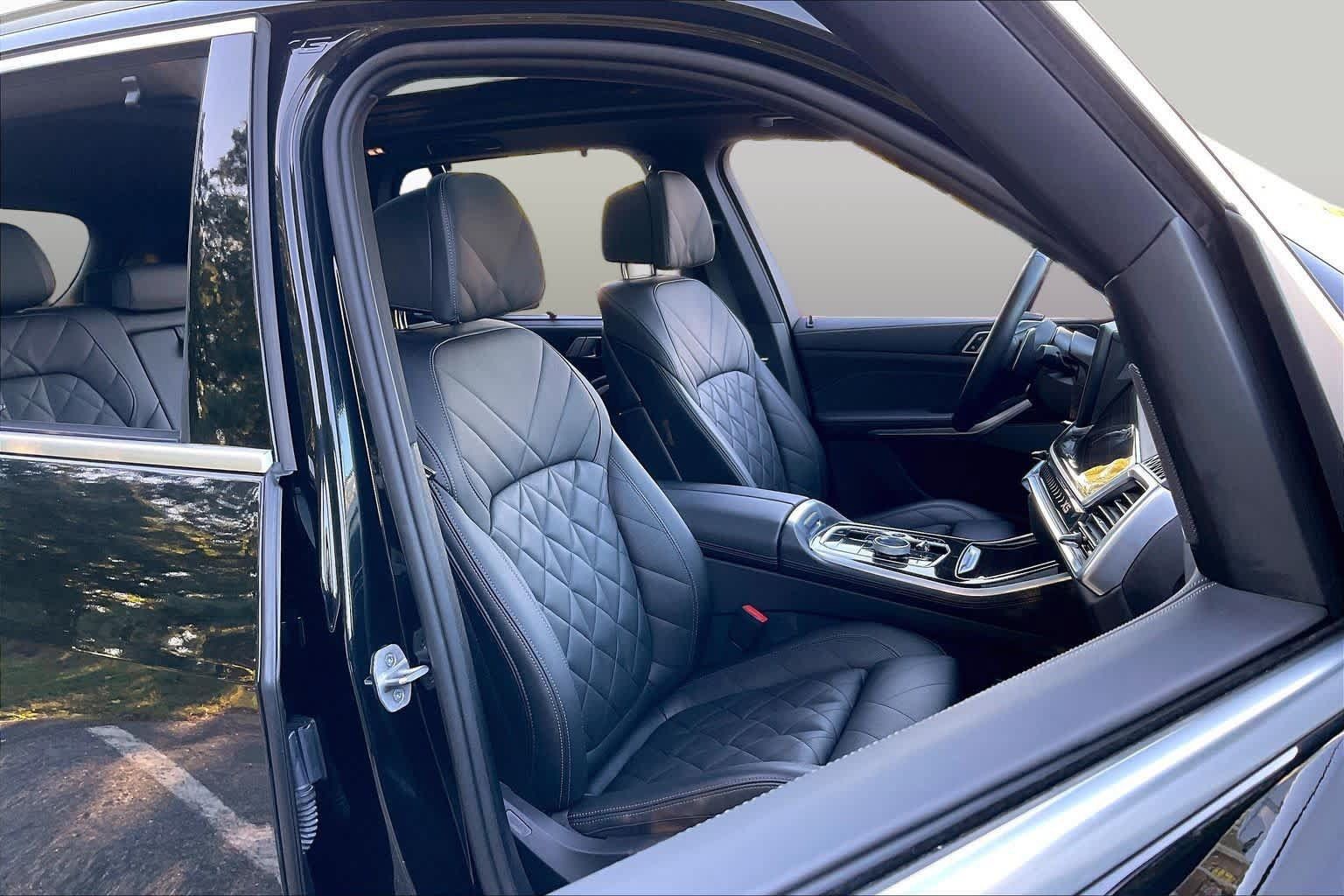 Used 2024 BMW X5 xDrive40i w/ Executive Package AWD/4WD image 8