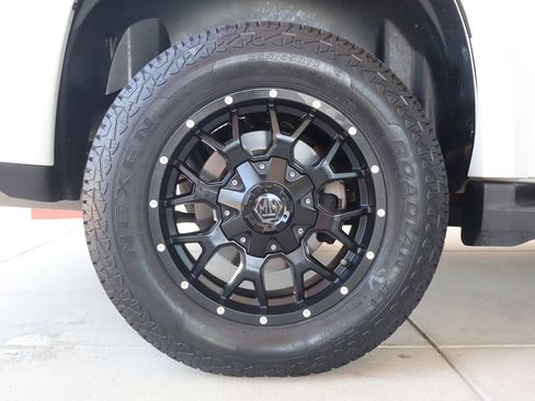 Used 2012 Chevrolet Tahoe 4WD Hybrid image 12