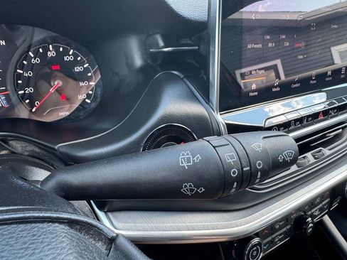 Used 2023 Jeep Compass Limited image 21