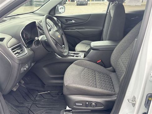 Certified 2024 Chevrolet Equinox LT w/ LPO, Floor Liner Package image 18