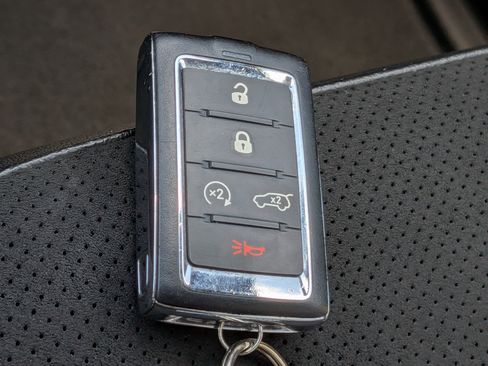 Used 2023 Jeep Grand Cherokee L Laredo AWD/4WD image 32