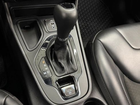 Used 2020 Jeep Cherokee Latitude Plus FWD image 16