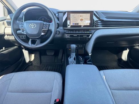 Used 2025 Toyota Camry LE image 14