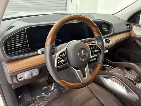 Used 2020 Mercedes-Benz GLS 450 4MATIC image 4