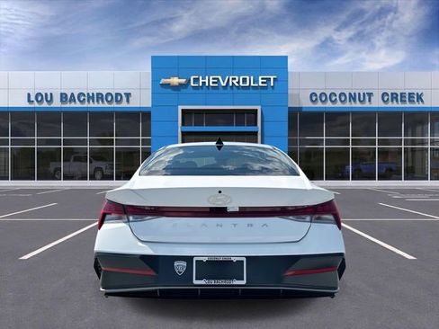 Used 2025 Hyundai Elantra SEL image 7