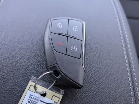 New 2026 GMC Canyon Elevation w/ Convenience Package image 32