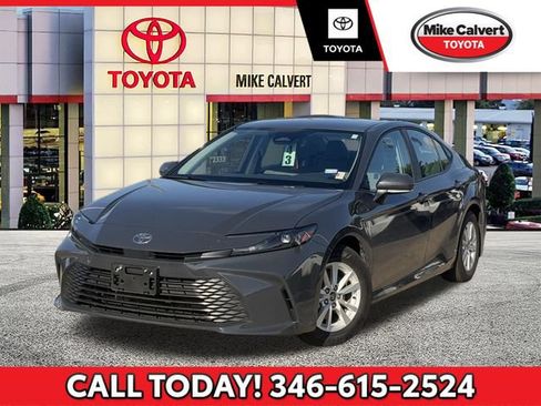 Used 2025 Toyota Camry LE FWD image 1