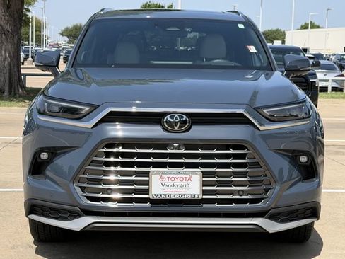 Used 2025 Toyota Grand Highlander AWD Hybrid image 8