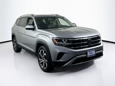 Used 2023 Volkswagen Atlas SEL image 3