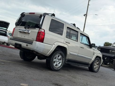 Used 2008 Jeep Commander Limited AWD/4WD image 3