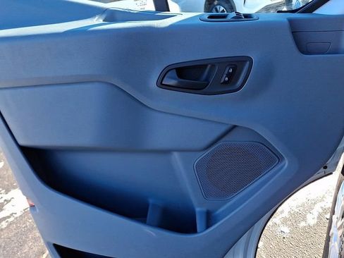 Used 2015 Ford Transit 150 XLT image 17