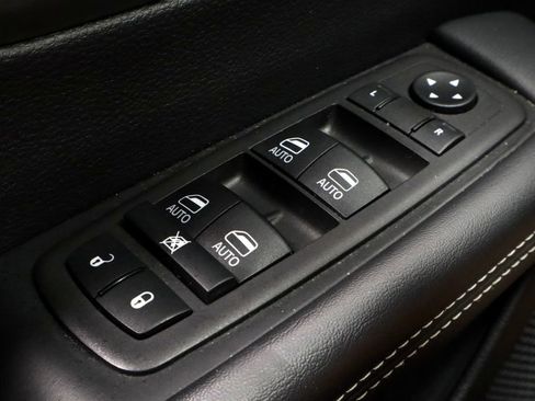 Used 2025 Chrysler Pacifica Select FWD image 26