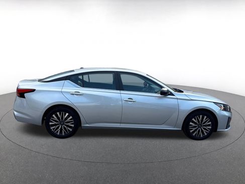 Used 2026 Nissan Altima 2.5 SV FWD image 15