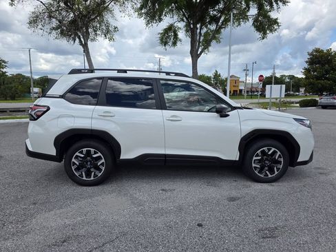 Certified 2025 Subaru Forester Premium AWD/4WD image 2