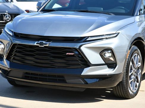Used 2025 Chevrolet Blazer RS FWD image 3