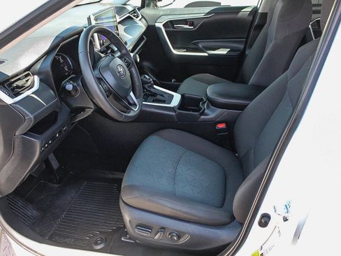 Certified 2025 Toyota RAV4 XLE w/ Convenience Package FWD image 9