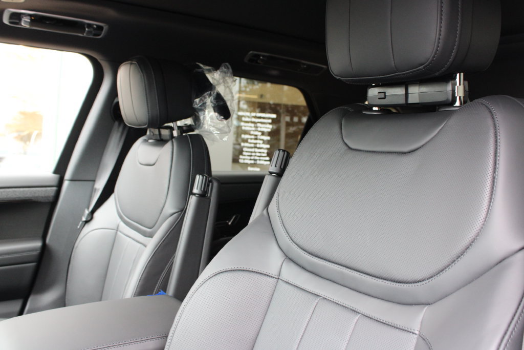 New 2027 Land Rover Range Rover Sport SE AWD/4WD image 8