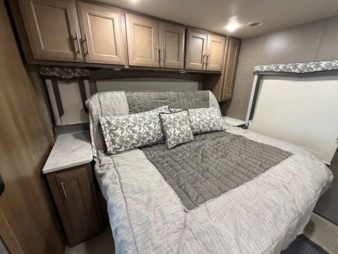 Used 2021 Ford F550 4x4 Regular Cab Super Duty w/ XLT Value Package image 82