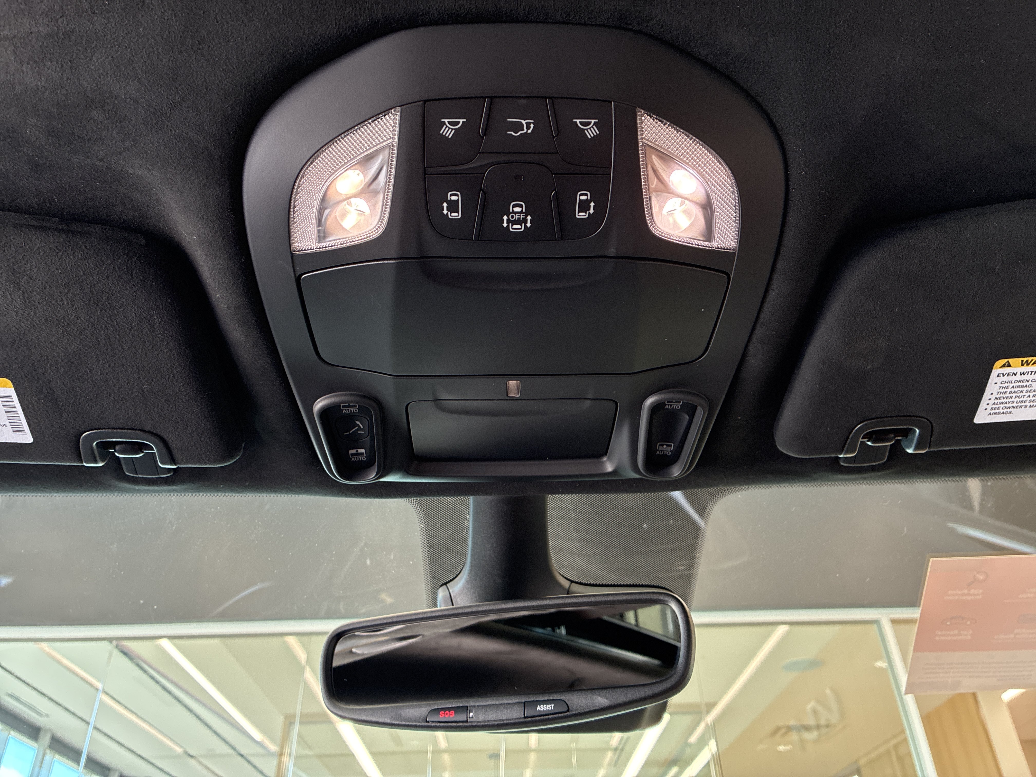 Certified 2024 Chrysler Pacifica Pinnacle w/ Trailer Tow Group AWD/4WD image 32