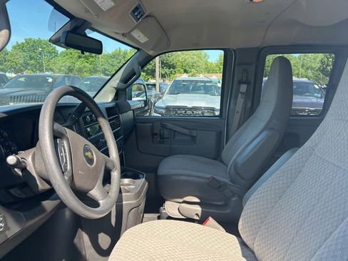 Used 2025 Chevrolet Express 3500 LT w/ LT Preferred Equipment Group RWD image 10
