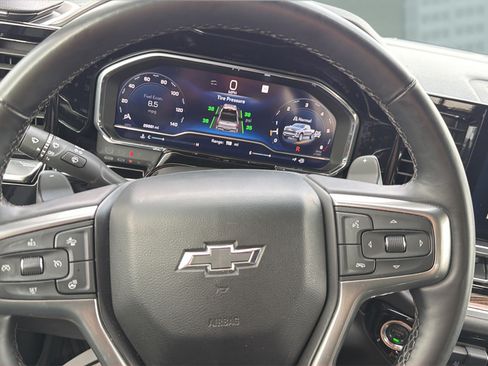 Used 2025 Chevrolet Silverado 1500 RST AWD/4WD image 27