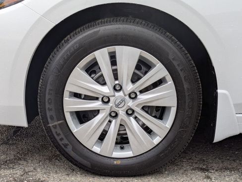 New 2025 Nissan Sentra S image 9