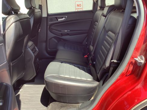 Used 2018 Ford Edge SEL w/ Equipment Group 201A AWD/4WD image 9