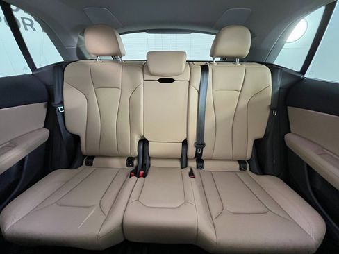 Used 2023 Audi Q8 Premium Plus image 16