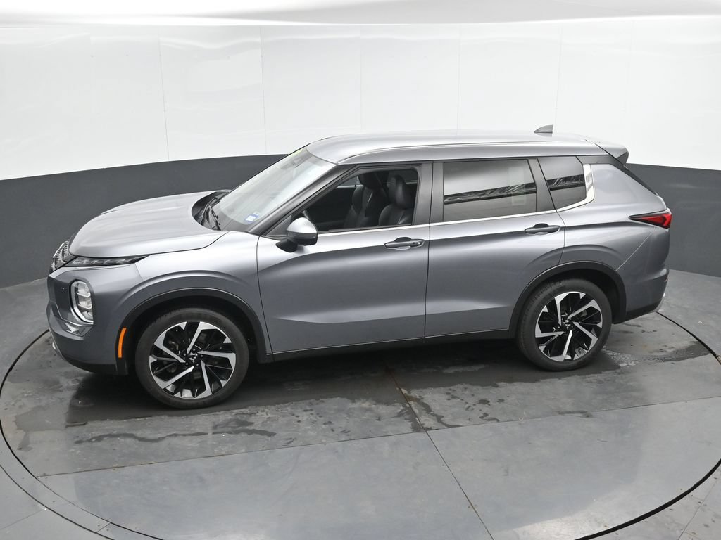 Used 2024 Mitsubishi Outlander SE AWD/4WD image 40