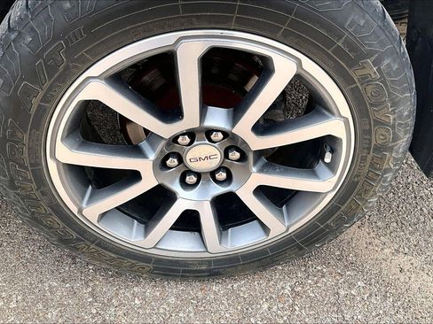 Used 2020 GMC Canyon Denali AWD/4WD image 2