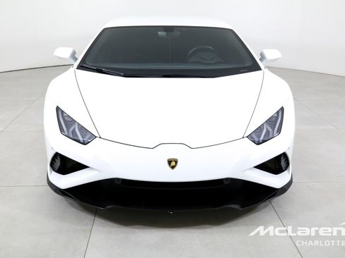 Used 2022 Lamborghini Huracan EVO RWD image 4