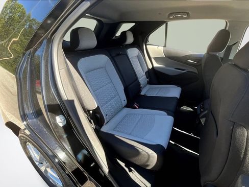 Used 2022 Chevrolet Equinox LT image 24