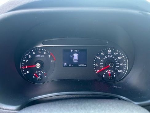 Used 2020 Kia Soul LX image 2